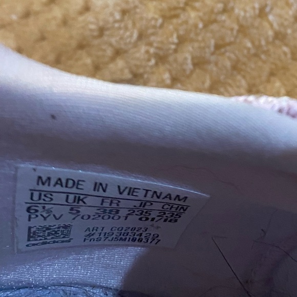 Adidas Women's Swift Run Casual Running Shoes Sz 6.5.  Worn once - Picture 7 of 9